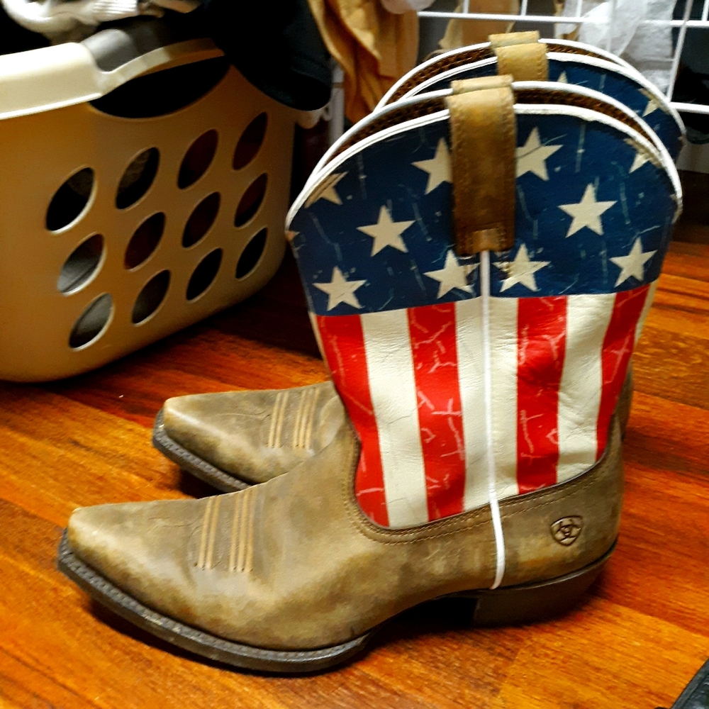 Womens ariats